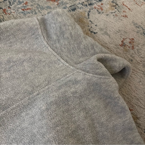 Women’s Patagonia Gray Sweater with Yellow Accents - Picture 13 of 13
